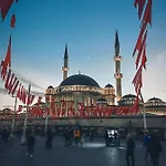 Hotel The Independent Taksim 5*